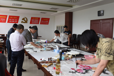 濰坊市文聯文藝志愿服務走進安丘山區，點亮鄉村文藝創作之光